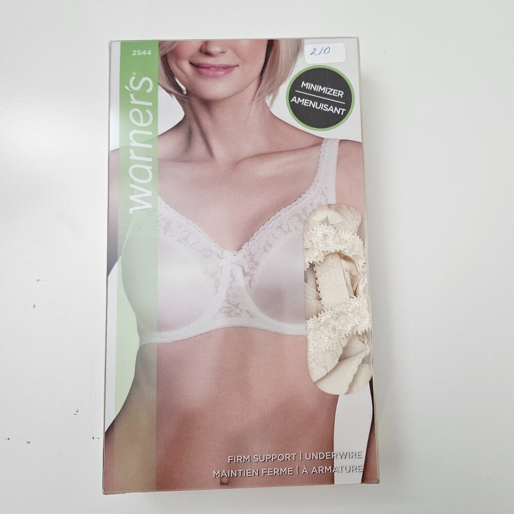210. Warner's firm support underwire bra. NWT